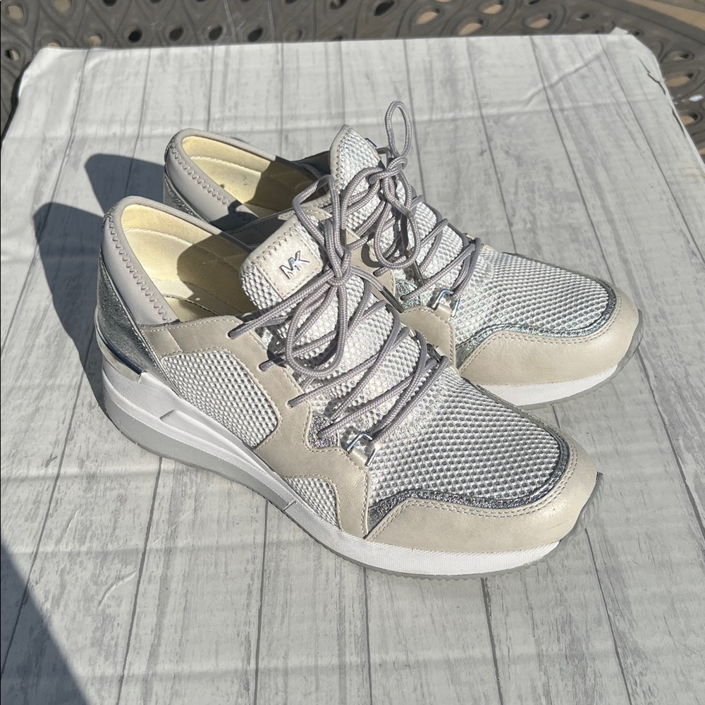 Michael Kors | Liv Trainer Sneakers - Picture 2 of 15
